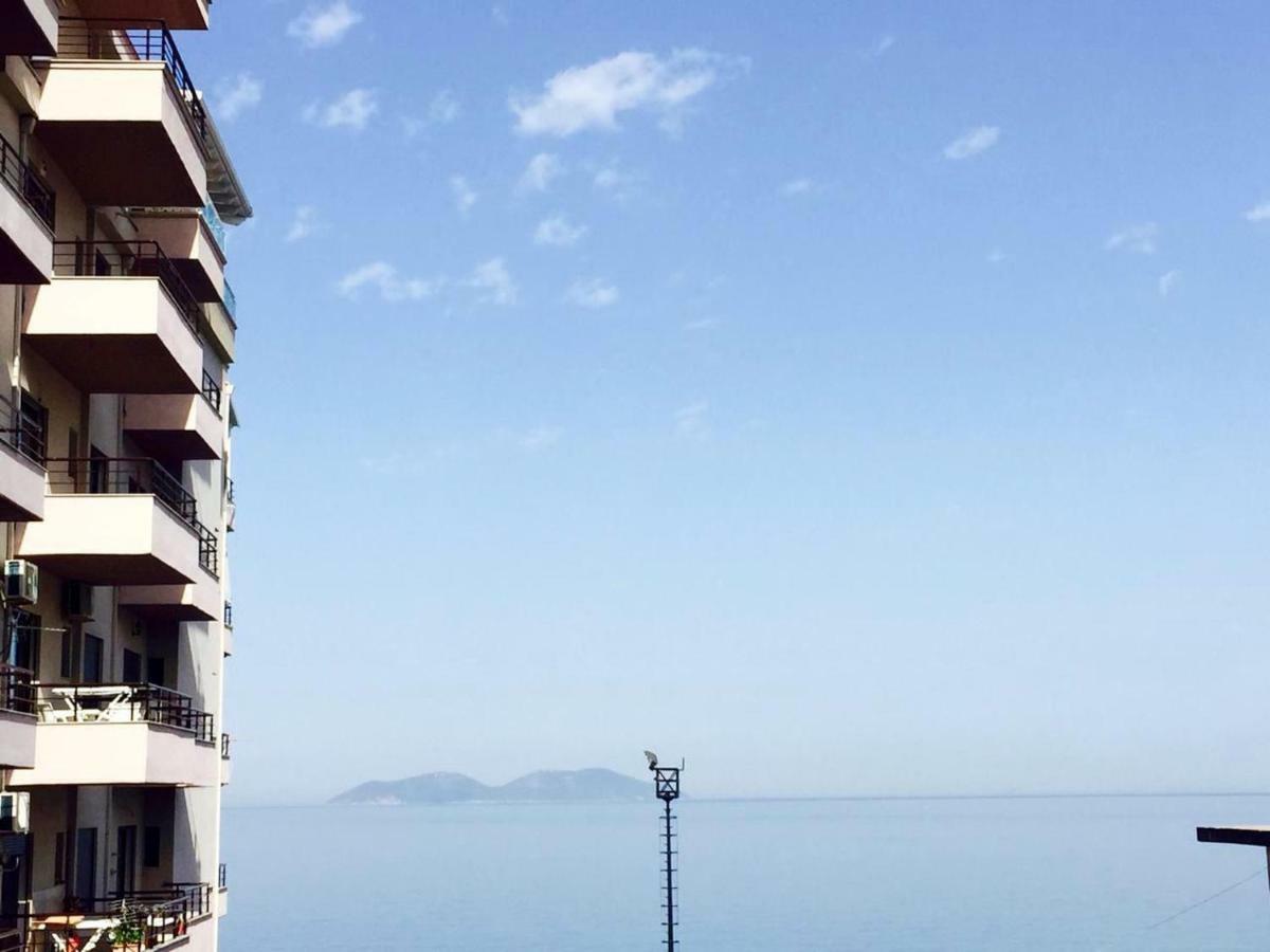 Melody Apartment Vlorë Buitenkant foto