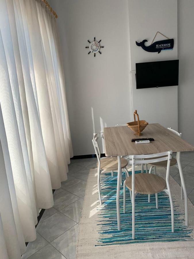Melody Apartment Vlorë Buitenkant foto