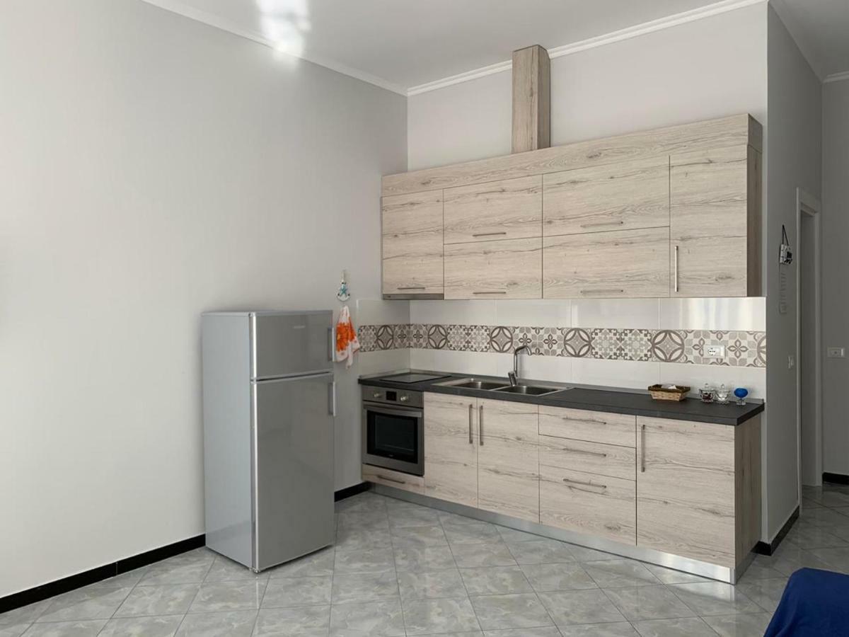 Melody Apartment Vlorë Buitenkant foto
